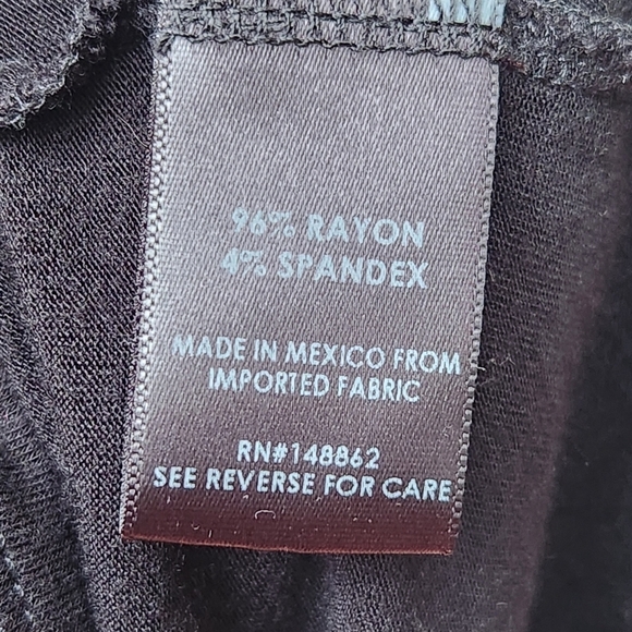 Torrid Top Womens 3X Plus Black Single Cold Shoulder Asymmetrical Rayon Stretch - Picture 4 of 9